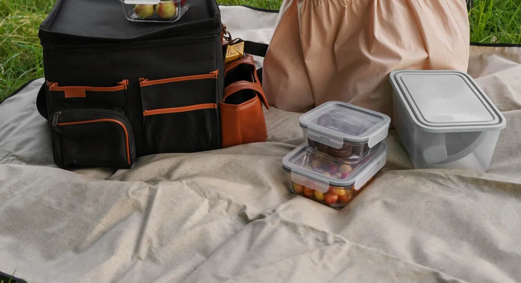 best compact waterproof picnic blanket